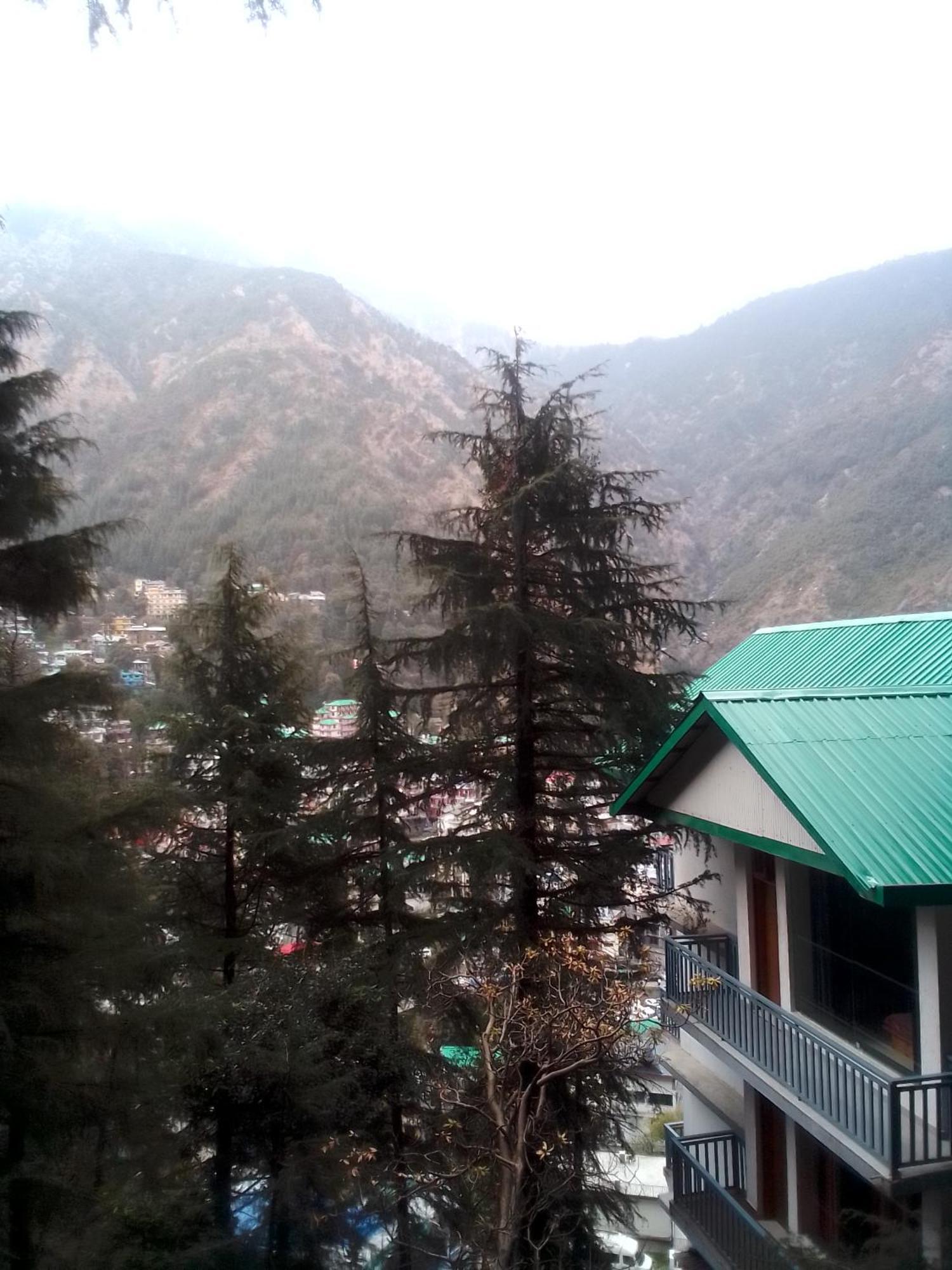 Albergue Himalayan Triund Trekking And Mountain View Dharamshala Exterior foto