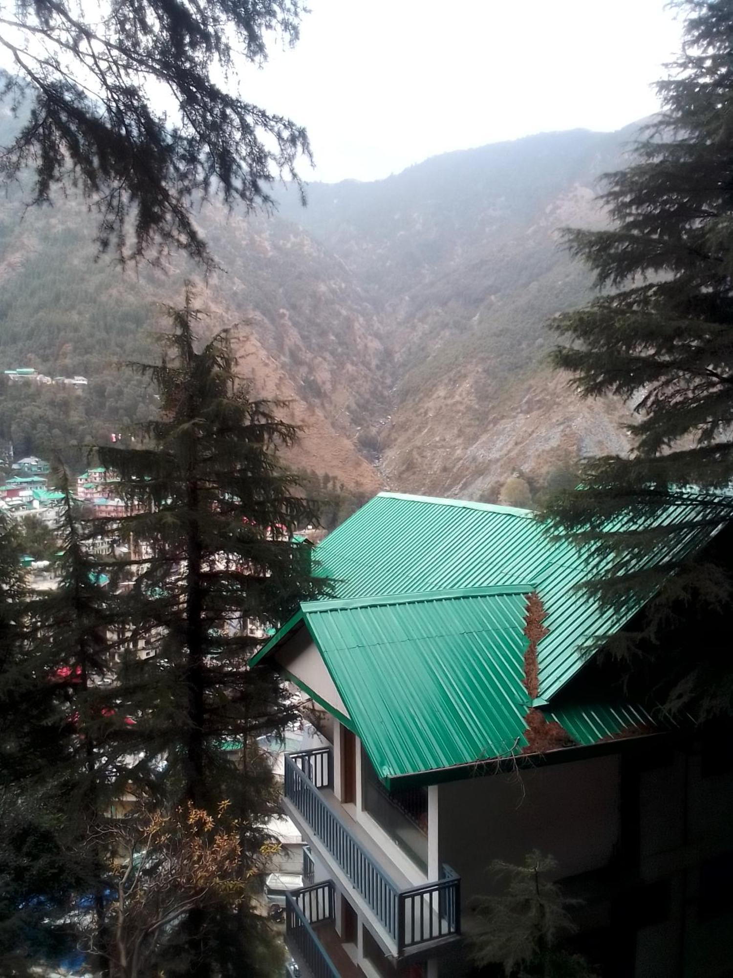 Albergue Himalayan Triund Trekking And Mountain View Dharamshala Exterior foto